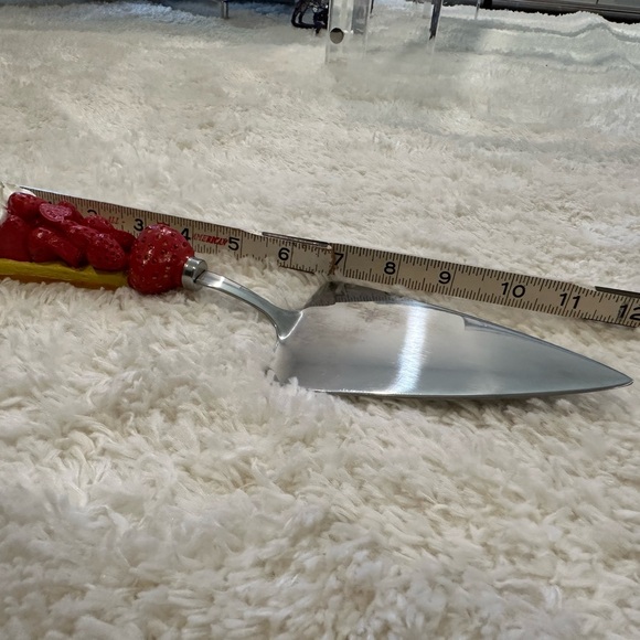 High Heel Cake Server - Picture 6 of 7